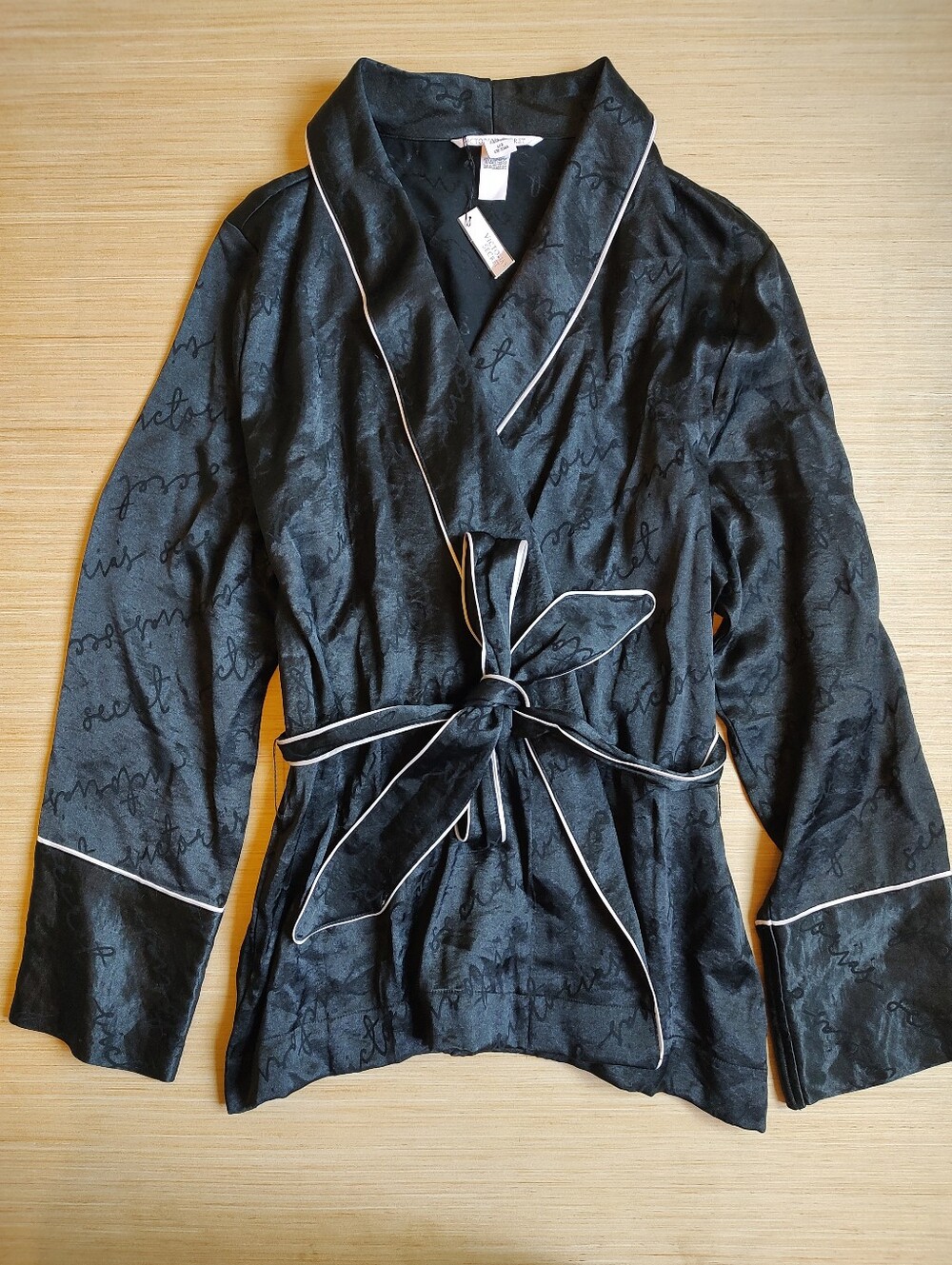 Victoria's Secret Robe Satin Black Short Robe Shirt Viscose Blend Piping Pink L